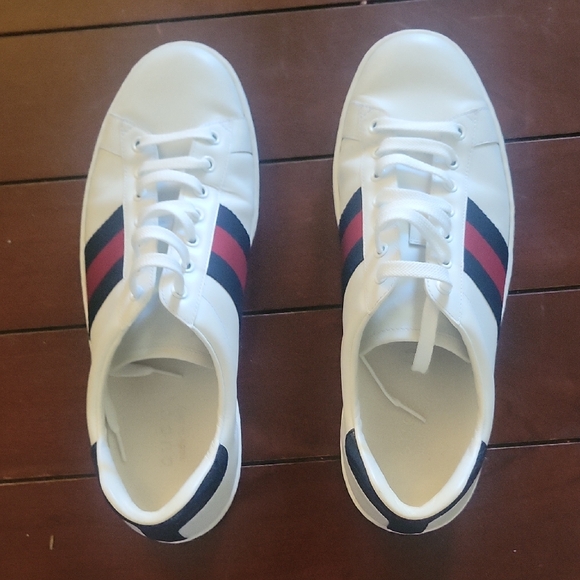 Gucci White Sneakers with Red and Blue Stripes - Picture 1 of 5